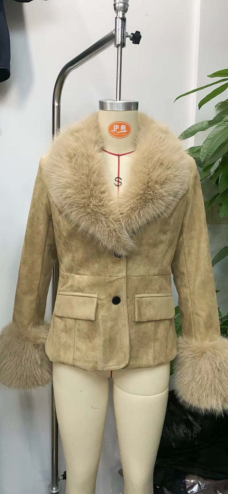 2025 New Winter Women'S Wear Fashion Removable Faux Fur Effect Lapel Suede Texture Casual Suit Jacket